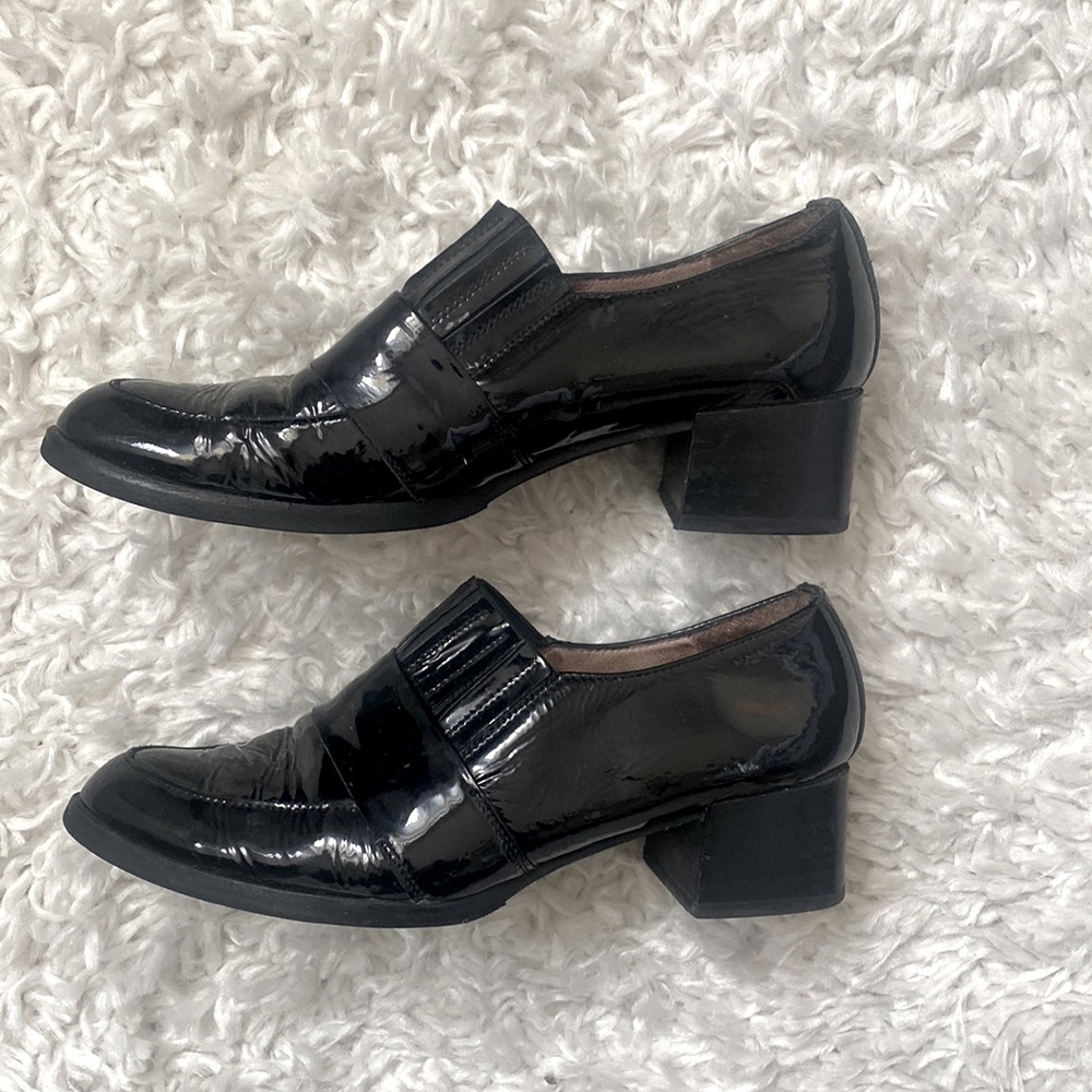 Black patent leather WONDER dress shoes 7/7.5, size 38